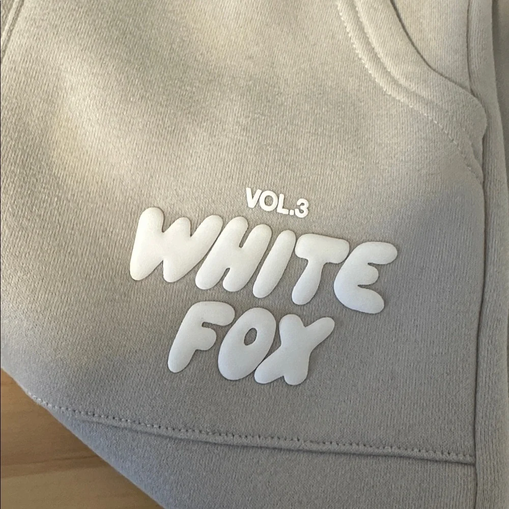 White Fox moon beam wide leg sweats size XS brand new - Picture 4 of 4